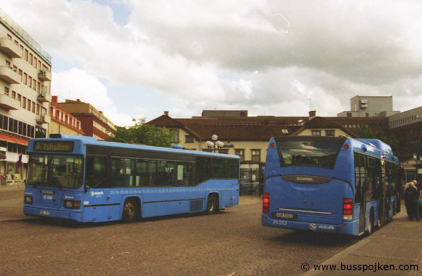 Borås lokaltrafik 25026-3, 25052-1, by Södra torget.