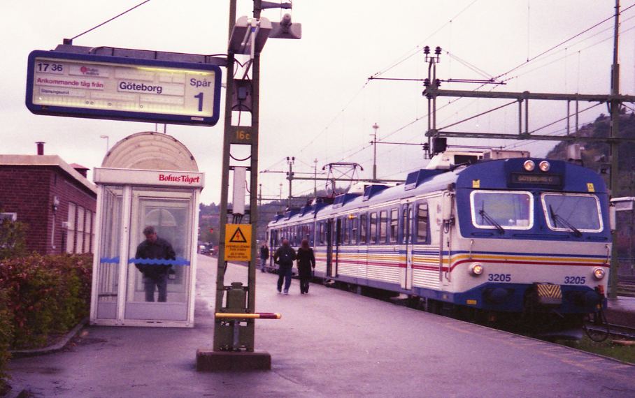 ASEA X11 3205 by Uddevalla station.